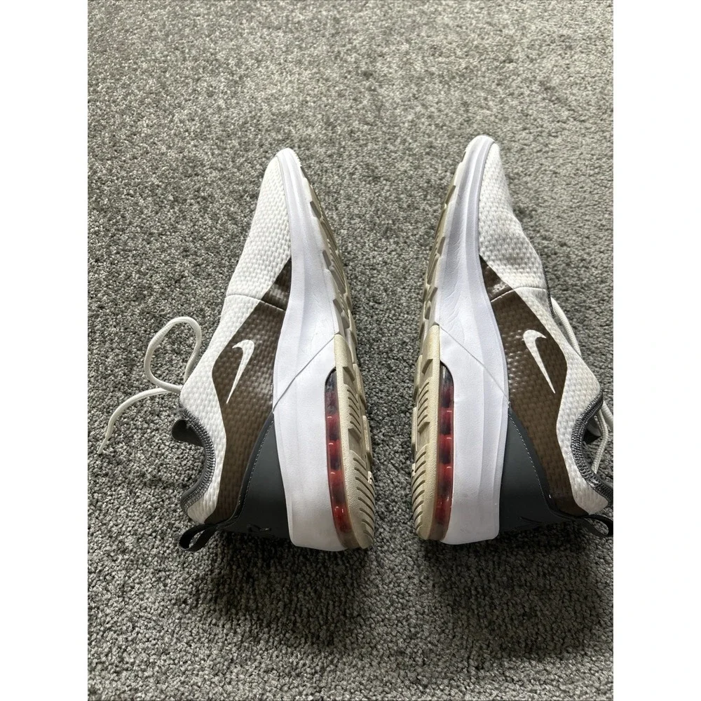 Nike product pair